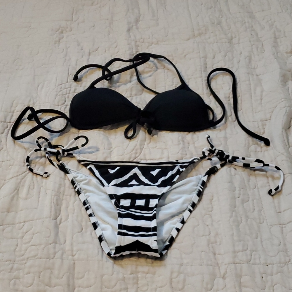 💜5/$10💜  Size S bikini